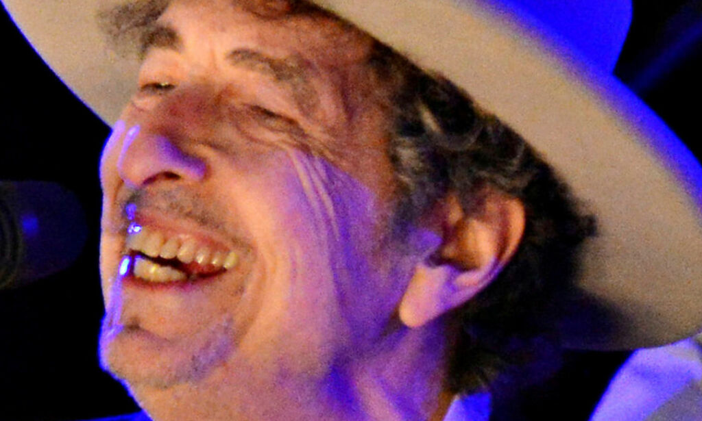 image: Svenska Akademien har gitt opp å få tak i Bob Dylan