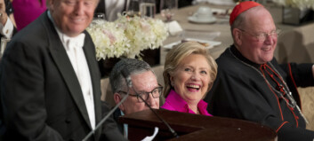Her ler Hillary Clinton rått av vitsene til Donald: - I går kalte jeg henne «nasty» Her ler Hillary Clinton rått av vitsene til Donald: - I går kalte jeg henne «nasty»