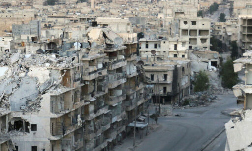 image: Våpenhvilen i Aleppo er bombet og skutt i stykker. Igjen