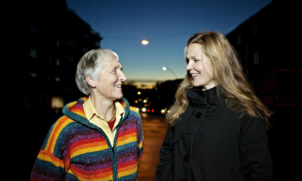 Rebellstøtte: - Hun har stor gjennomføringskraft. Som barn var hun et uromoment i klassen, for lærerne, men jeg ser på Åsnes aktivitet som positivt, sier mamma Frøydis Guldahl (78). Foto: Nina Hansen Rebellstøtte: - Hun har stor gjennomføringskraft. Som barn var hun et uromoment i klassen, for lærerne, men jeg ser på Åsnes aktivitet som positivt, sier mamma Frøydis Guldahl (78). Foto: Nina Hansen