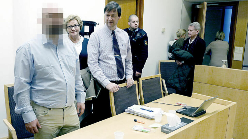 VARETEKTSFENGSLING: Ålesund-mannen (37) framstilles for videre varetektsfengsling i Oslo tingrett i dag. Foto: Jacques Hvistendahl / Dagbladet VARETEKTSFENGSLING: Ålesund-mannen (37) framstilles for videre varetektsfengsling i Oslo tingrett i dag. Foto: Jacques Hvistendahl / Dagbladet