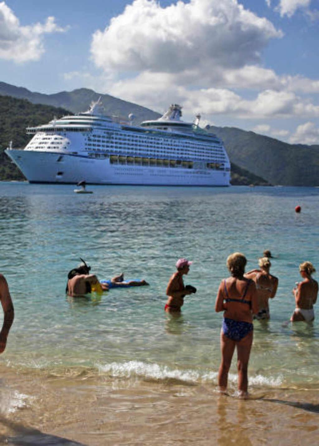KARIBIA: Dette er den ultimate cruisedrømmen: Strandhogg på karibiske Labadee. Foto: EIVIND PEDERSEN KARIBIA: Dette er den ultimate cruisedrømmen: Strandhogg på karibiske Labadee. Foto: EIVIND PEDERSEN