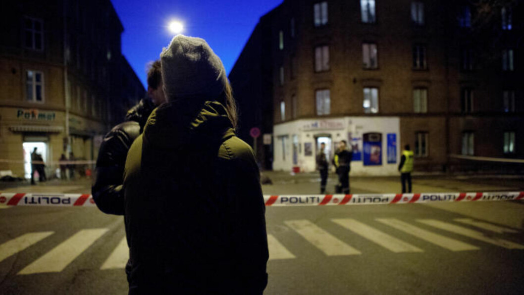 <strong>ØYENVITNE:</strong> Kvinnen hørte flere av skuddene som ble avfyrt på Tøyen lørdag ettermiddag. Foto: Torbjørn Katborg Grønning / Dagbladet. <strong>ØYENVITNE:</strong> Kvinnen hørte flere av skuddene som ble avfyrt på Tøyen lørdag ettermiddag. Foto: Torbjørn Katborg Grønning / Dagbladet.