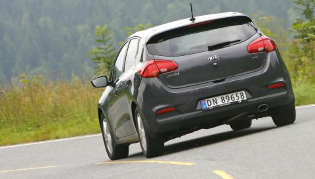LETTKJØRT: Kia Cee'd er lettkjørt, men ikke veldig sporty. Den har gode ytelser og lavt forbruk. LETTKJØRT: Kia Cee'd er lettkjørt, men ikke veldig sporty. Den har gode ytelser og lavt forbruk.