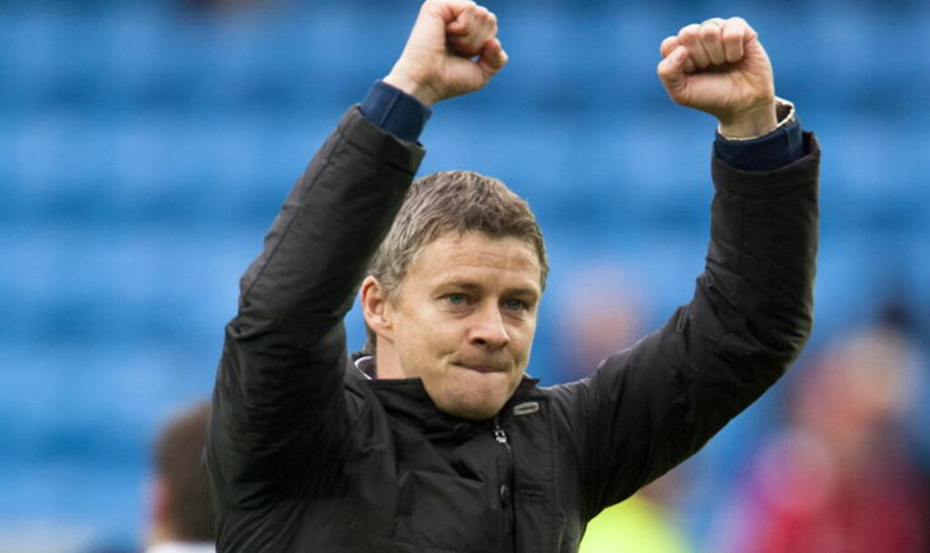 NYTTIG TIDSFORDRIV: Både som liten gutt, som Manchester United-proff og som fotballtrener har Molde-boss Ole Gunnar Solskjær brukt mye tid på managerspill.
Foto: Svein Ove Ekornesvåg / NTB scanpix NYTTIG TIDSFORDRIV: Både som liten gutt, som Manchester United-proff og som fotballtrener har Molde-boss Ole Gunnar Solskjær brukt mye tid på managerspill.
Foto: Svein Ove Ekornesvåg / NTB scanpix