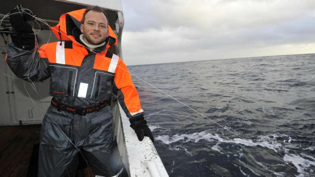 <strong>DAGENS VINNER:</strong> Audun Lysbakken (35) kåret seg sjøl til dagens vinner. Det ble to småsei, dog hentet opp av en av mannskapet på båten. .
Foto Hans A Vedlog / Dagbladet <strong>DAGENS VINNER:</strong> Audun Lysbakken (35) kåret seg sjøl til dagens vinner. Det ble to småsei, dog hentet opp av en av mannskapet på båten. .
Foto Hans A Vedlog / Dagbladet