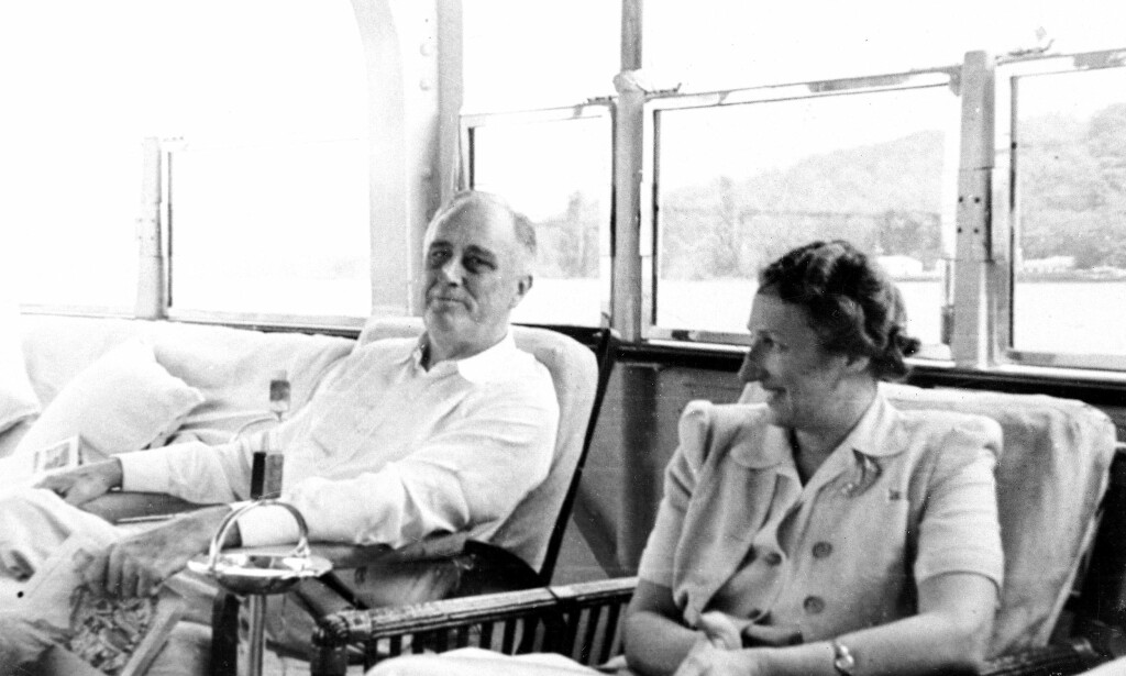NÆRT FORHOLD: Franklin D. Roosevelt og kronprinsesse Märtha av Norge fotografert sammen i USA under krigen. Foto: NTB SCANPIX NÆRT FORHOLD: Franklin D. Roosevelt og kronprinsesse Märtha av Norge fotografert sammen i USA under krigen. Foto: NTB SCANPIX