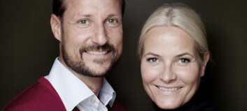 Deler ut heder og verv til rike venner. Slik fungerer kronprinsparets nettverk Deler ut heder og verv til rike venner. Slik fungerer kronprinsparets nettverk