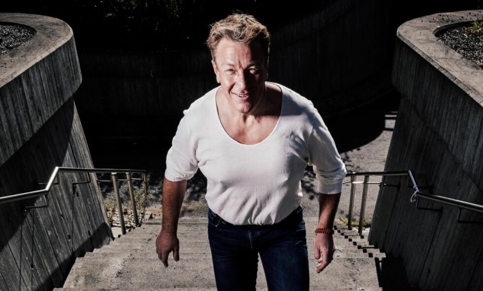 VENDEPUNKTET: - For første gang i livet mitt kan jeg banke i bordet og si at jeg er lykkelig. Endelig lever jeg det livet jeg vil leve, forteller Espen Tyrihjell som har slanket bort 83 kilo ved å endre livsstil. Foto: MORTEN RAKKE VENDEPUNKTET: - For første gang i livet mitt kan jeg banke i bordet og si at jeg er lykkelig. Endelig lever jeg det livet jeg vil leve, forteller Espen Tyrihjell som har slanket bort 83 kilo ved å endre livsstil. Foto: MORTEN RAKKE