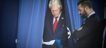 Bill Clinton på scenen for første gang siden e-postskandalen. Sa ikke ett ord om det alle snakker om Bill Clinton på scenen for første gang siden e-postskandalen. Sa ikke ett ord om det alle snakker om