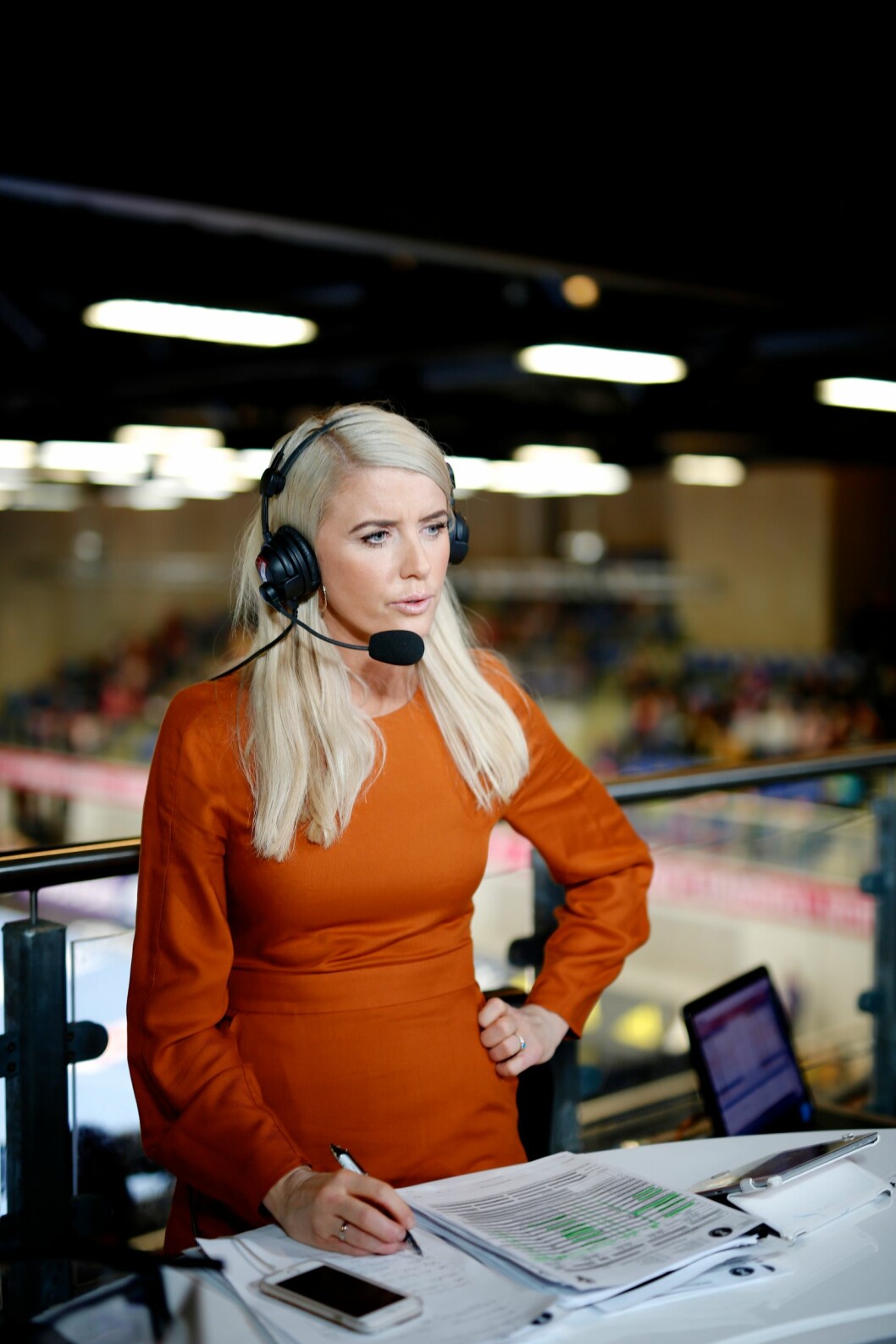 PROFILERT EKSPERT: Randi Gustad avbildet i aksjon under håndball-VM i 2015. Foto: TV 2 PROFILERT EKSPERT: Randi Gustad avbildet i aksjon under håndball-VM i 2015. Foto: TV 2