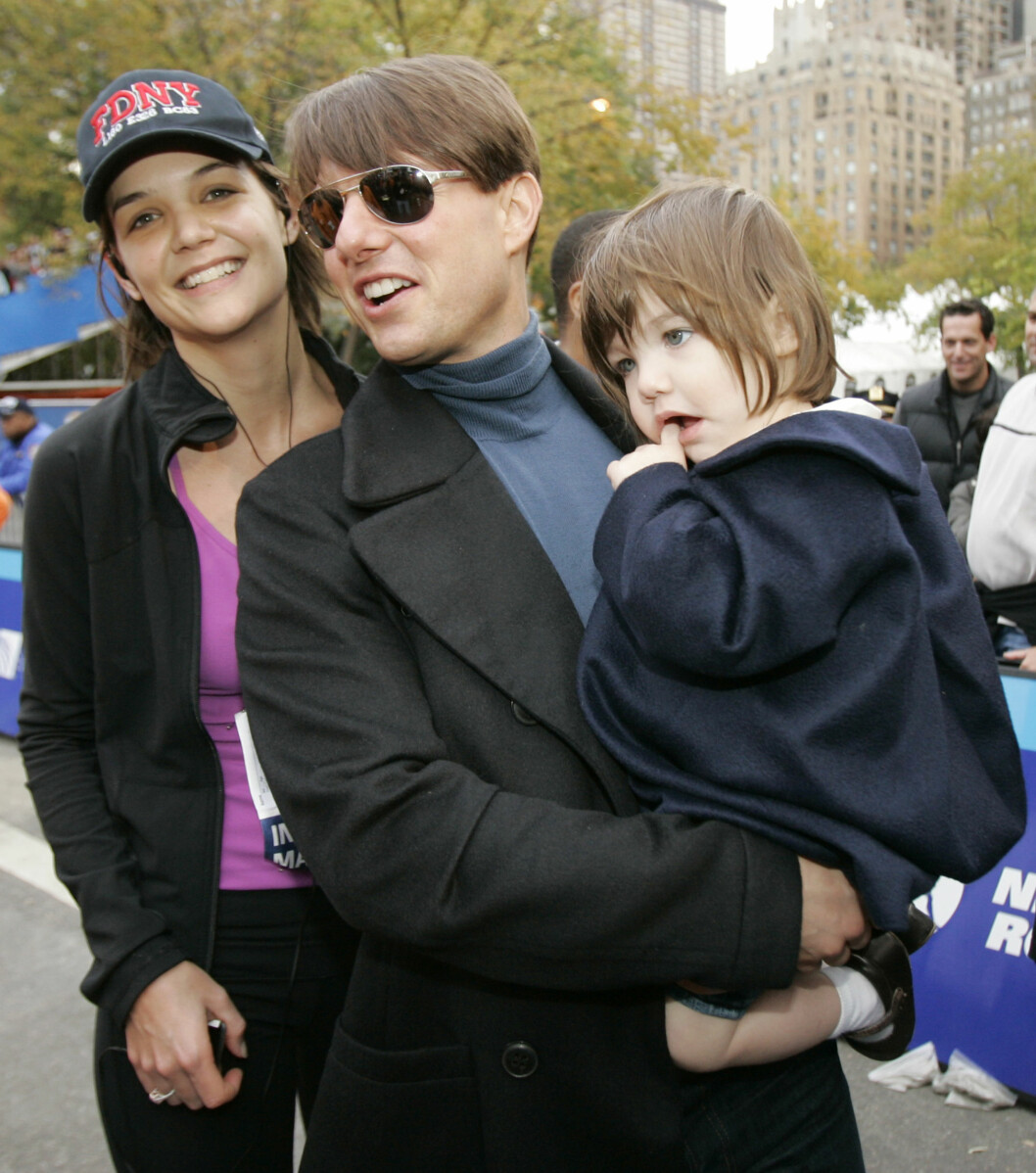 DEN GANG DA: Katie Holmes og Tom Cruise gikk fra hverandre fem år etter dette bildet ble tatt. Her er den tidligere duoen sammen med datteren i 2007. Foto: Ap DEN GANG DA: Katie Holmes og Tom Cruise gikk fra hverandre fem år etter dette bildet ble tatt. Her er den tidligere duoen sammen med datteren i 2007. Foto: Ap