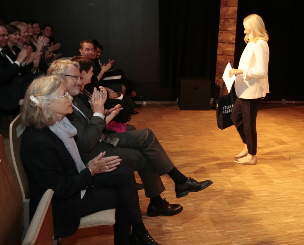 PÅ FØRSTE RAD: Marit Tjessem fulgte interessert med da kronprinsesse Mette-Marit deltok på møte i Litteraturhuset i Bergen onsdag. Foto: NTB scanpix PÅ FØRSTE RAD: Marit Tjessem fulgte interessert med da kronprinsesse Mette-Marit deltok på møte i Litteraturhuset i Bergen onsdag. Foto: NTB scanpix