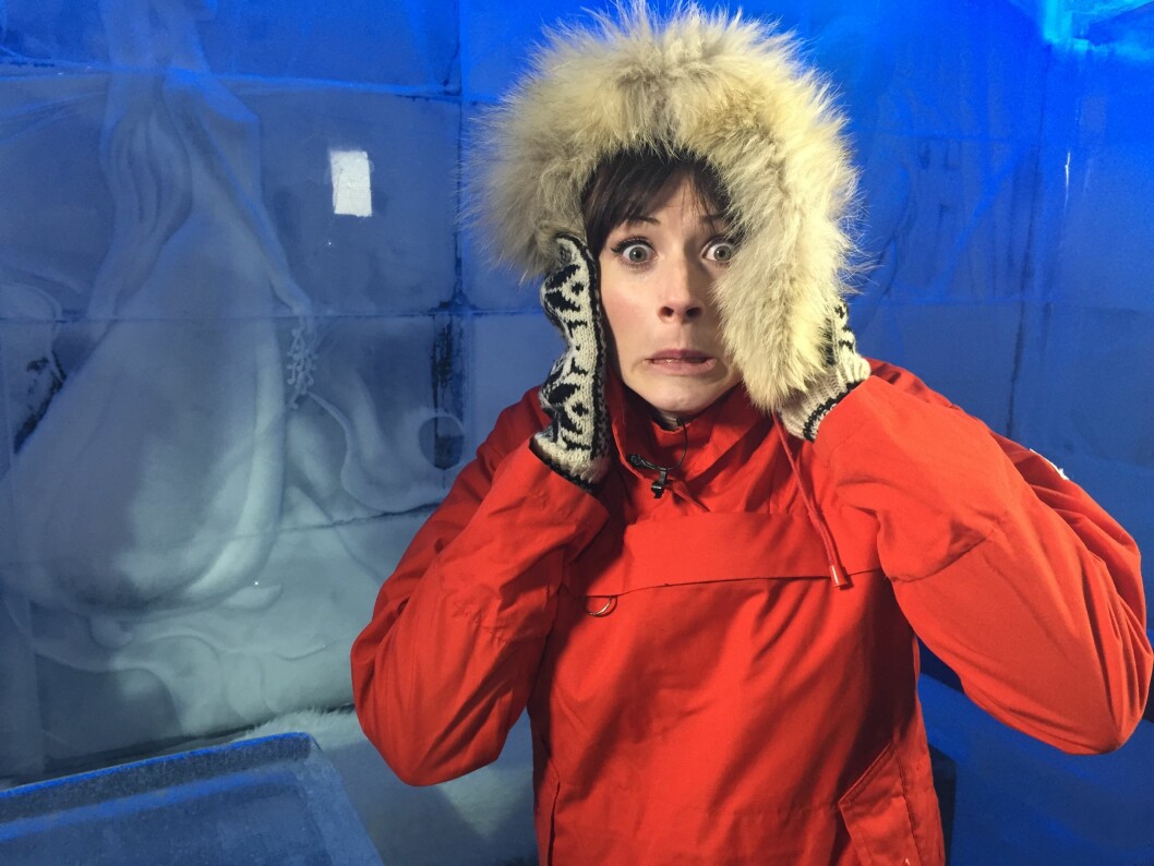 NYE OPPDAGELSER: I den nye serien tester Line Jansrud ut forskjellige ting som skjer med kroppen. Her tester hun ut om man blir forkjølet av å fryse. Foto: TV2 NYE OPPDAGELSER: I den nye serien tester Line Jansrud ut forskjellige ting som skjer med kroppen. Her tester hun ut om man blir forkjølet av å fryse. Foto: TV2