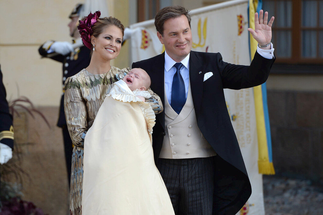 ÅPNER SEG: Prinsesse Madeleine og Chris O´Neill skal levere et personlig intervju i «Skavlan» den 11. desember. Her er paret i dåpen til lille prins Nicolas i oktober. Foto: Aftonbladet ÅPNER SEG: Prinsesse Madeleine og Chris O´Neill skal levere et personlig intervju i «Skavlan» den 11. desember. Her er paret i dåpen til lille prins Nicolas i oktober. Foto: Aftonbladet