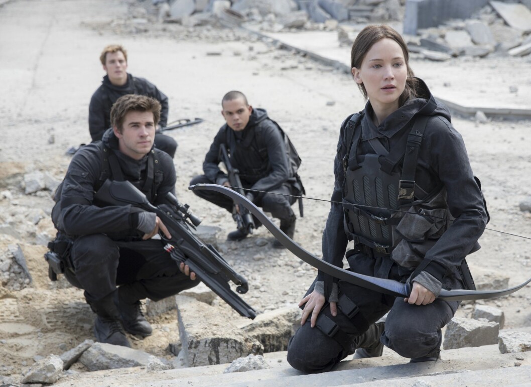 KINO-AKTUELL: Jennifer Lawrence er for tiden aktuell med siste av de fire Hunger Games-filmene. Her sammen med blant annet Liam Hemsworth. Foto: Album KINO-AKTUELL: Jennifer Lawrence er for tiden aktuell med siste av de fire Hunger Games-filmene. Her sammen med blant annet Liam Hemsworth. Foto: Album