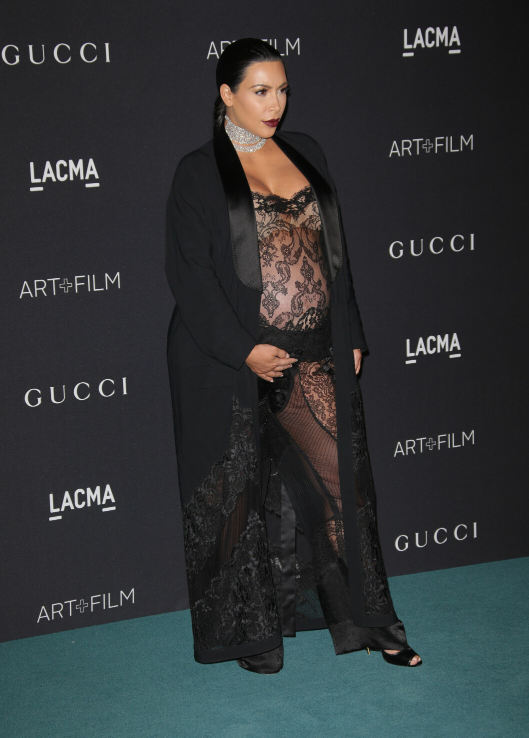 TØFF: Kim Kardashian lar ikke graviditeten stoppe henne i å kle seg nakent og sexy. Foto: wenn.com TØFF: Kim Kardashian lar ikke graviditeten stoppe henne i å kle seg nakent og sexy. Foto: wenn.com
