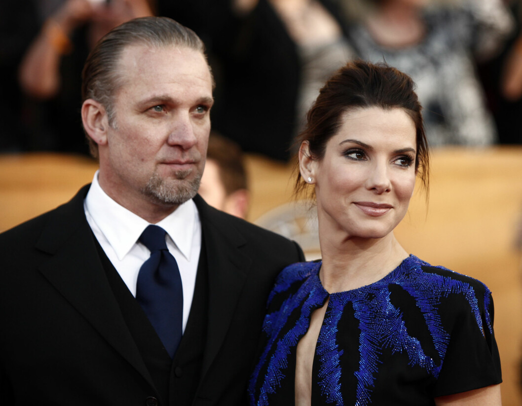 LYKKEN BRAST: Bullock skilte seg fra ektemannen gjennom fem år, Jesse James, da det ble kjent at han hadde vært utro mot henne flere ganger. Foto: AP LYKKEN BRAST: Bullock skilte seg fra ektemannen gjennom fem år, Jesse James, da det ble kjent at han hadde vært utro mot henne flere ganger. Foto: AP