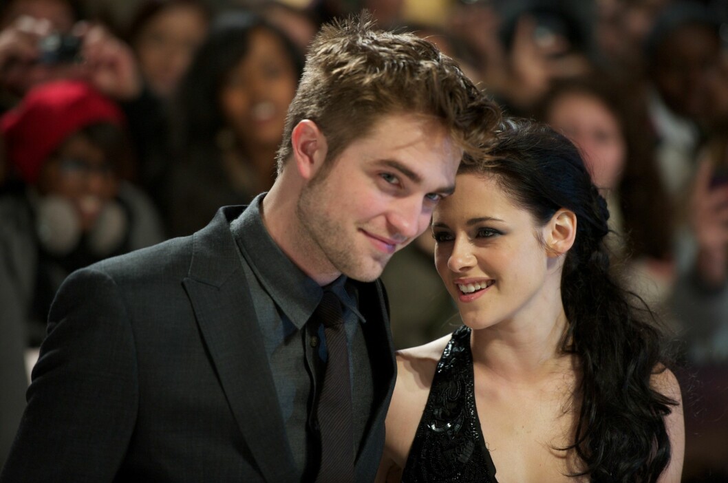 EKSER: Robert Pattinson og Kristen Stewart, her på «The Twilight Saga: Breaking Dawn Part 1»-premieren i London i 2011, var blant Hollywoods heteste par. Sommeren 2014 klippet Kristen av sine lange lokker. Foto: Stella Pictrues EKSER: Robert Pattinson og Kristen Stewart, her på «The Twilight Saga: Breaking Dawn Part 1»-premieren i London i 2011, var blant Hollywoods heteste par. Sommeren 2014 klippet Kristen av sine lange lokker. Foto: Stella Pictrues