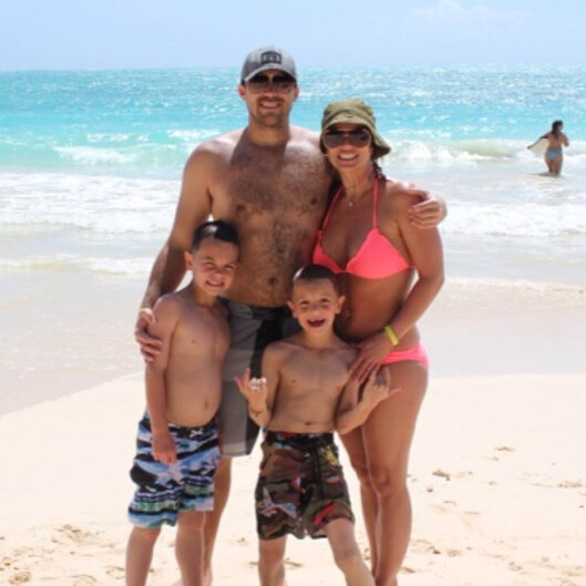 IDYLLEN SPRAKK: David Lucado hadde rukket å knytte sterke bånd med Britney Spears' to sønner Jayden James og Sean Preston. Dette er tatt fra en familietur til Hawaii i mars. Paret var kjærester i 15 måneder. Foto: Stella Pictures IDYLLEN SPRAKK: David Lucado hadde rukket å knytte sterke bånd med Britney Spears' to sønner Jayden James og Sean Preston. Dette er tatt fra en familietur til Hawaii i mars. Paret var kjærester i 15 måneder. Foto: Stella Pictures