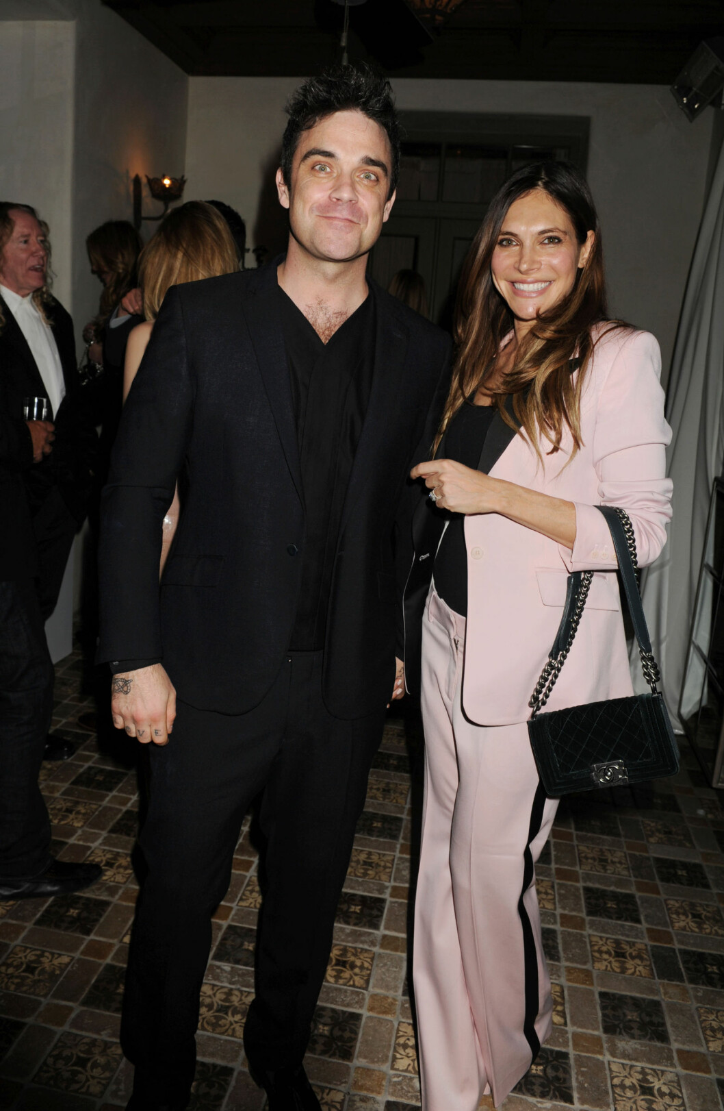 HOLDER SEG I USA: Robbie Williams og kona holder seg ifølge Daily Star i USA fordi Aydas andre gravditet er tøffere enn den første. Foto: Stella Pictures HOLDER SEG I USA: Robbie Williams og kona holder seg ifølge Daily Star i USA fordi Aydas andre gravditet er tøffere enn den første. Foto: Stella Pictures