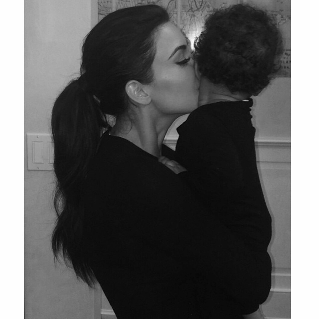 NORTH WEST: Kim Kardashian med datteren North West. Foto: Stella Pictures NORTH WEST: Kim Kardashian med datteren North West. Foto: Stella Pictures