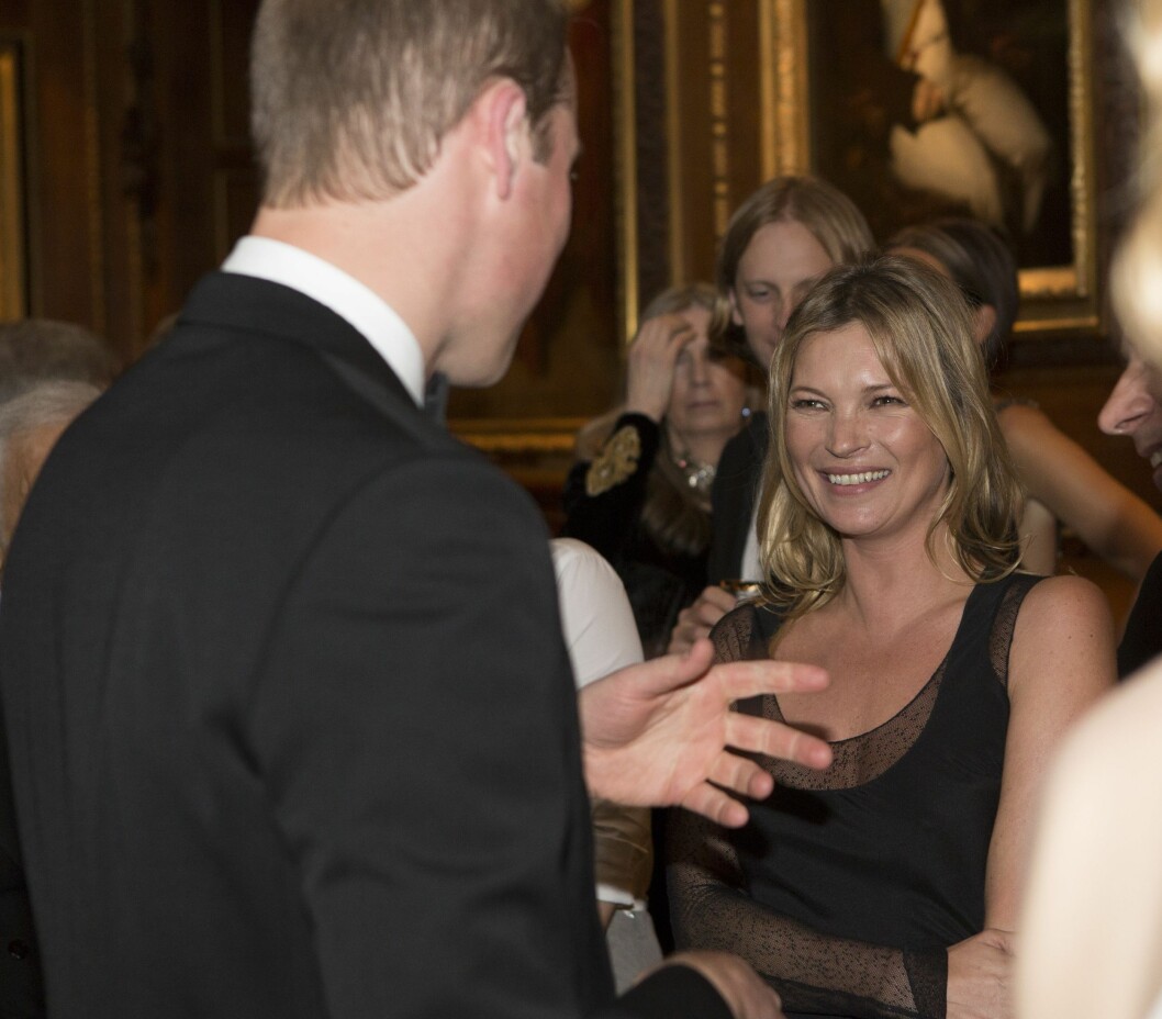 GOD STEMNING: Kate Moss hadde det tydelig hyggelig med prins William.
Foto: PA Wire/Press Association Images GOD STEMNING: Kate Moss hadde det tydelig hyggelig med prins William.
Foto: PA Wire/Press Association Images