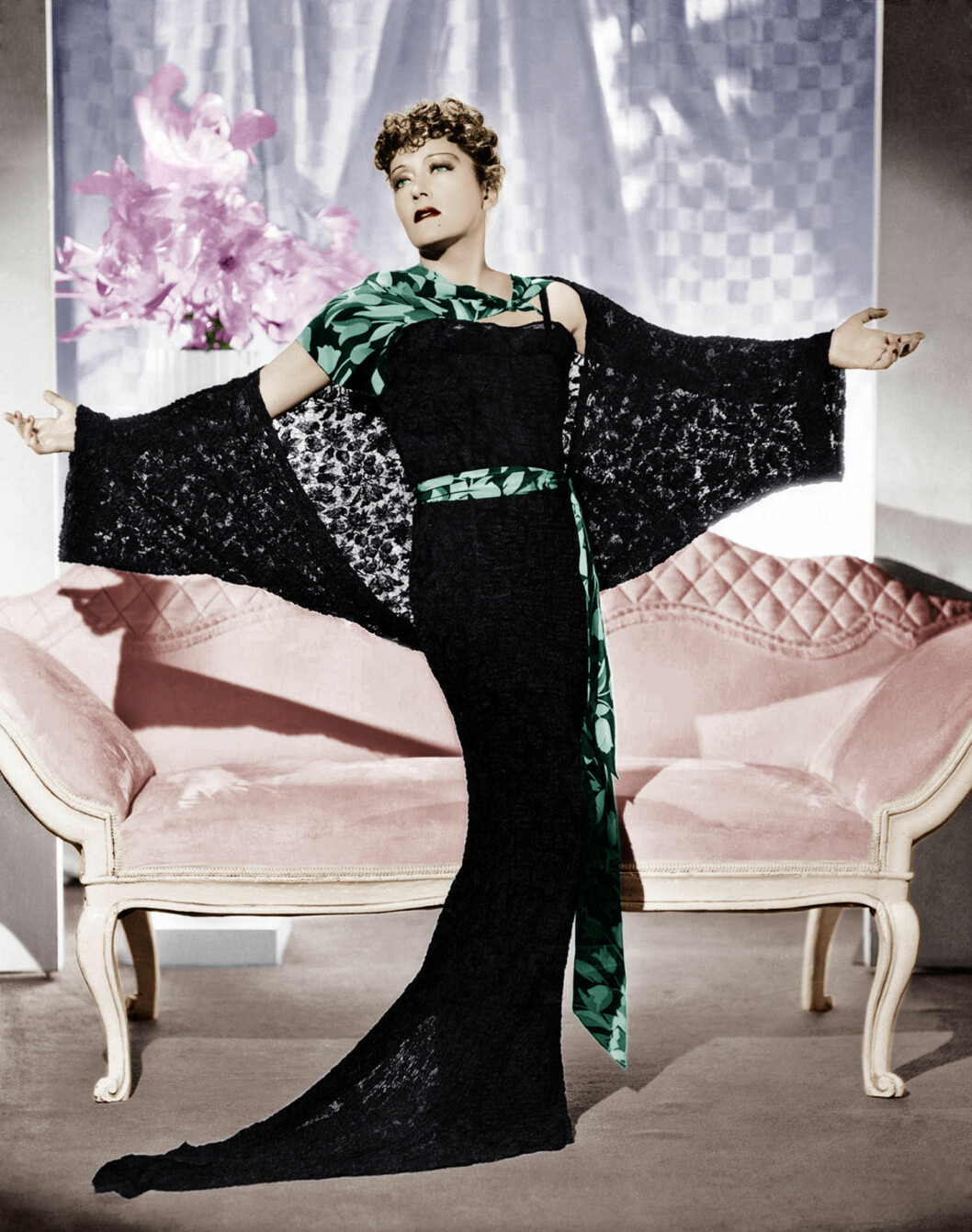 LEGENDE: Gloria Swanson var en av Hollywoods største skuespillere og hadde stor suksess blant annet i klassikeren «Sunset Boulevard» fra 1950. Foto: Copyright ?? Everett Collection / Everett Collection/All Over Press LEGENDE: Gloria Swanson var en av Hollywoods største skuespillere og hadde stor suksess blant annet i klassikeren «Sunset Boulevard» fra 1950. Foto: Copyright ?? Everett Collection / Everett Collection/All Over Press
