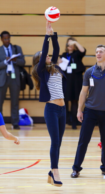 SPORTY: Kate er vant til å holde seg i form, og fikk god hjelp fra DiFiores smarte treningsøvelser etter fødselen. Foto: Getty Images/All Over Press SPORTY: Kate er vant til å holde seg i form, og fikk god hjelp fra DiFiores smarte treningsøvelser etter fødselen. Foto: Getty Images/All Over Press