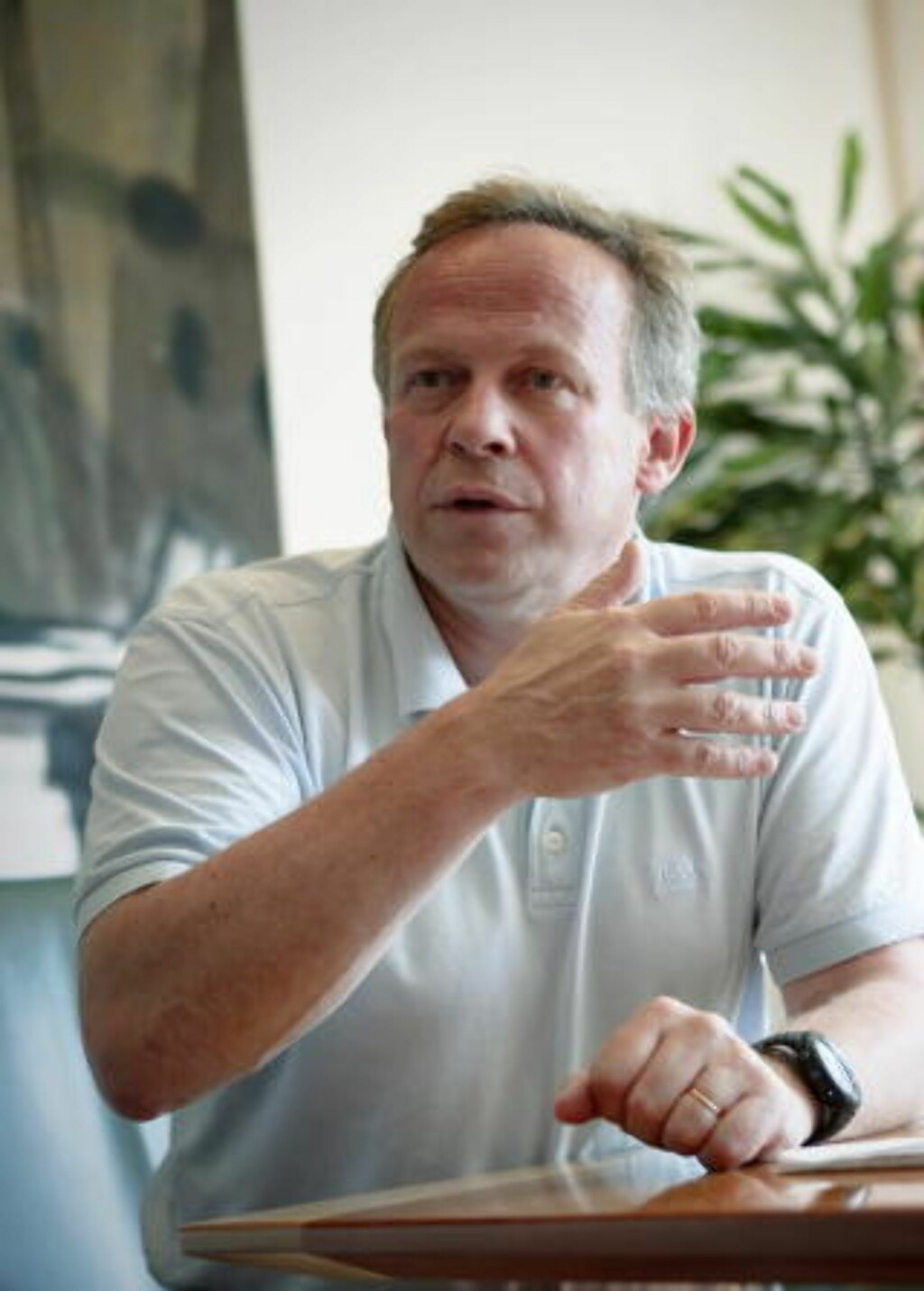 - FANT DYR MED STORE SÅR: Landbruksminister Lars Peder Brekk (Sp) fortalte søndag at Mattilsynet fant dyr med store sår under kontroller tidligere i år. Foto: Lars Lindqvist / Dagbladet - FANT DYR MED STORE SÅR: Landbruksminister Lars Peder Brekk (Sp) fortalte søndag at Mattilsynet fant dyr med store sår under kontroller tidligere i år. Foto: Lars Lindqvist / Dagbladet