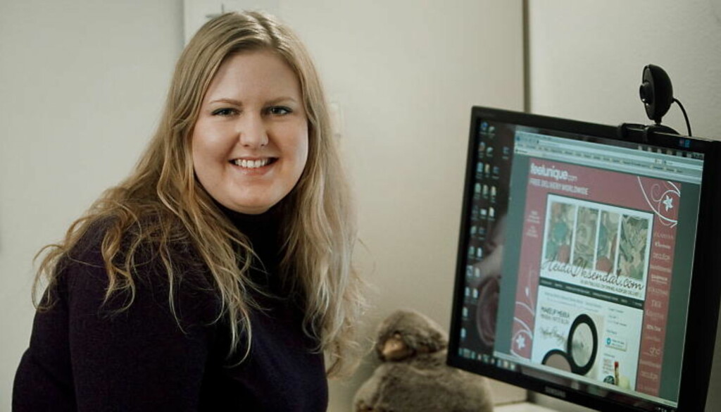 SKJØNNHETS-SHOPPING: Kjøp mye i butikkene med dyr frakt, og kjøp for under 200 kroner hos butikkene med gratis frakt, råder Heidi Øksendal (22), som blogger om sminke og netthandel. Foto: BJØRN LANGSEM SKJØNNHETS-SHOPPING: Kjøp mye i butikkene med dyr frakt, og kjøp for under 200 kroner hos butikkene med gratis frakt, råder Heidi Øksendal (22), som blogger om sminke og netthandel. Foto: BJØRN LANGSEM