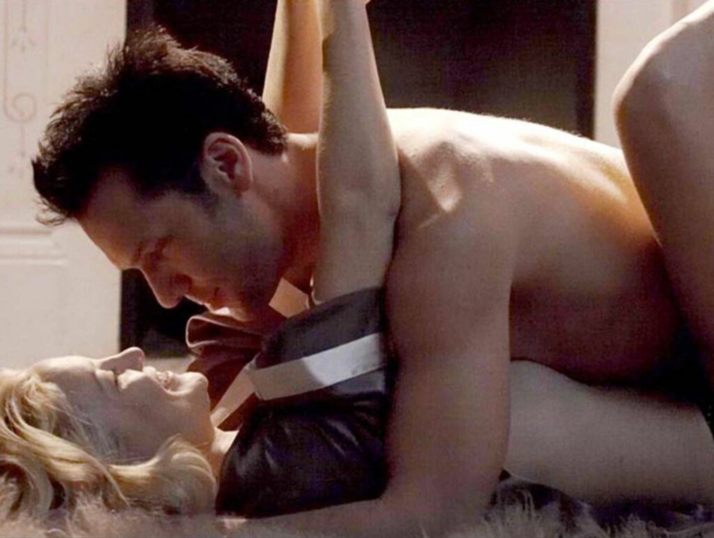 Swingers kler av seg