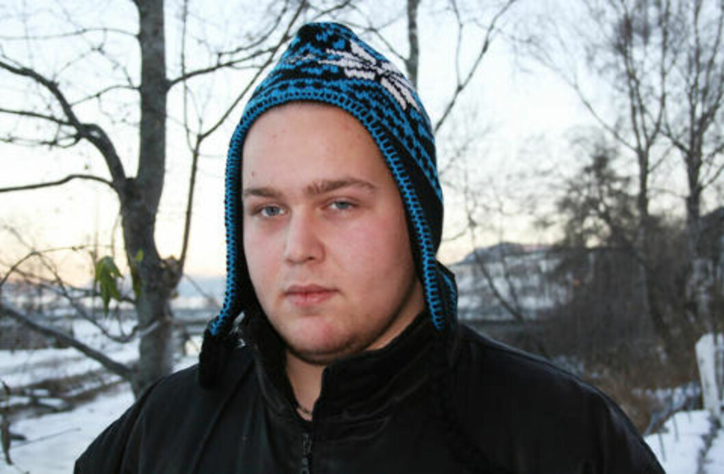 SJOKKERT: Jonas har varslet politiet om kattedrapet. - Det var forferdelig, sier han om synet. Foto: Edna M. Hovden/Søvesten SJOKKERT: Jonas har varslet politiet om kattedrapet. - Det var forferdelig, sier han om synet. Foto: Edna M. Hovden/Søvesten