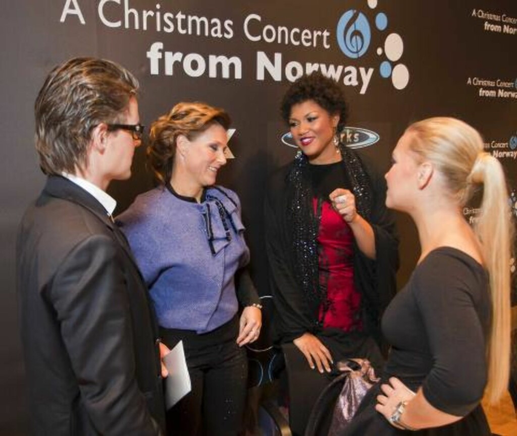 SAMTALE: Prinsesse Märta i samtale med sopranen Measha Brueggergosman og arrangørene Håkon og Mari Silje Samuelsen FOTO: PER FLÅTHE SAMTALE: Prinsesse Märta i samtale med sopranen Measha Brueggergosman og arrangørene Håkon og Mari Silje Samuelsen FOTO: PER FLÅTHE