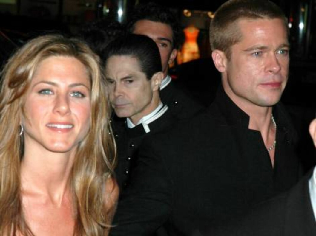 JENIFFER ANISTON AND BRAD PITT reunite after weeks apart (due to their work schedules) at the "Troy" premiere in New York. They're seen here arriving to the after-party at Cipriani's. May 10, 2004. X17agency.com / ALL OVER PRESS Foto: All Over Press JENIFFER ANISTON AND BRAD PITT reunite after weeks apart (due to their work schedules) at the "Troy" premiere in New York. They're seen here arriving to the after-party at Cipriani's. May 10, 2004. X17agency.com / ALL OVER PRESS Foto: All Over Press