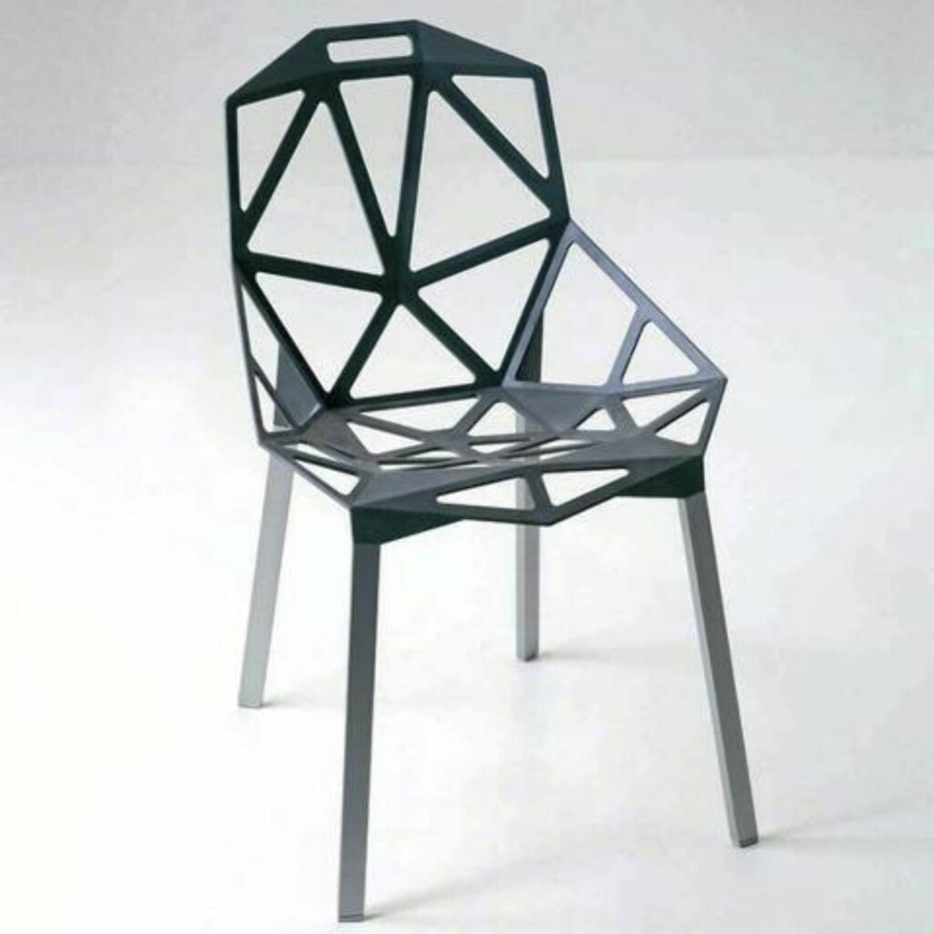 SCIENCE FICTION: Magis stol Chair One kan sende tankene tilbake til 70-tallet. FOTO: Produsentbilde SCIENCE FICTION: Magis stol Chair One kan sende tankene tilbake til 70-tallet. FOTO: Produsentbilde