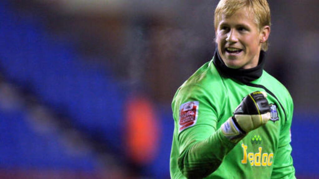 STUDERT AV SOLSKJÆR: Ole Gunnar Solskjær hadde studert keeperstilen til daværende City-keeper Kasper Schmeichel før han møtte byrivalen med Uniteds reservelag. Foto: AFP PHOTO/ANDREW YATES. STUDERT AV SOLSKJÆR: Ole Gunnar Solskjær hadde studert keeperstilen til daværende City-keeper Kasper Schmeichel før han møtte byrivalen med Uniteds reservelag. Foto: AFP PHOTO/ANDREW YATES.