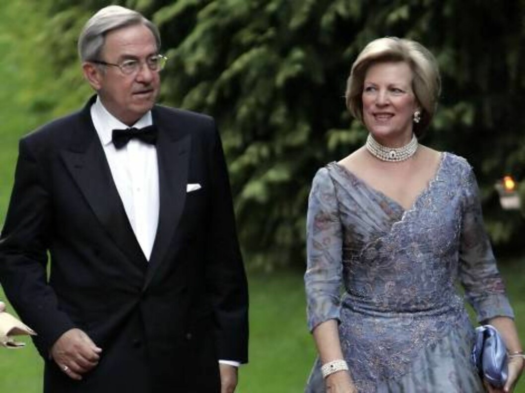 King Constantine & Queen Anne-Marie of Greece attend the SIlver Wedding Anniversary Celebrations of Grand Duke Henri & Grand Duchess Maria-Theresa of Luxembourg.
Gala Dinner at the Chateau de Berg.
Picture: UK Press Foto: All Over Press King Constantine & Queen Anne-Marie of Greece attend the SIlver Wedding Anniversary Celebrations of Grand Duke Henri & Grand Duchess Maria-Theresa of Luxembourg.
Gala Dinner at the Chateau de Berg.
Picture: UK Press Foto: All Over Press