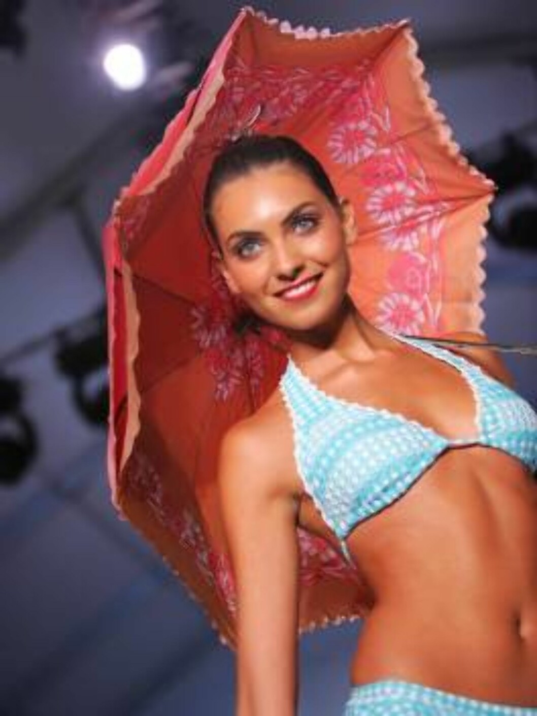 <strong>MIAMI - JULY 16:</strong> A model walks the runway at the Red Carter Summer 2007 fashion show during the Sunglass Hut Swim Shows Miami in the Cabana Grande tent at the Raleigh Hotel on July 16, 2006 in Miami, Florida. (Photo by Carlo Allegri/Getty Images for IMG Foto: All Over Press <strong>MIAMI - JULY 16:</strong> A model walks the runway at the Red Carter Summer 2007 fashion show during the Sunglass Hut Swim Shows Miami in the Cabana Grande tent at the Raleigh Hotel on July 16, 2006 in Miami, Florida. (Photo by Carlo Allegri/Getty Images for IMG Foto: All Over Press