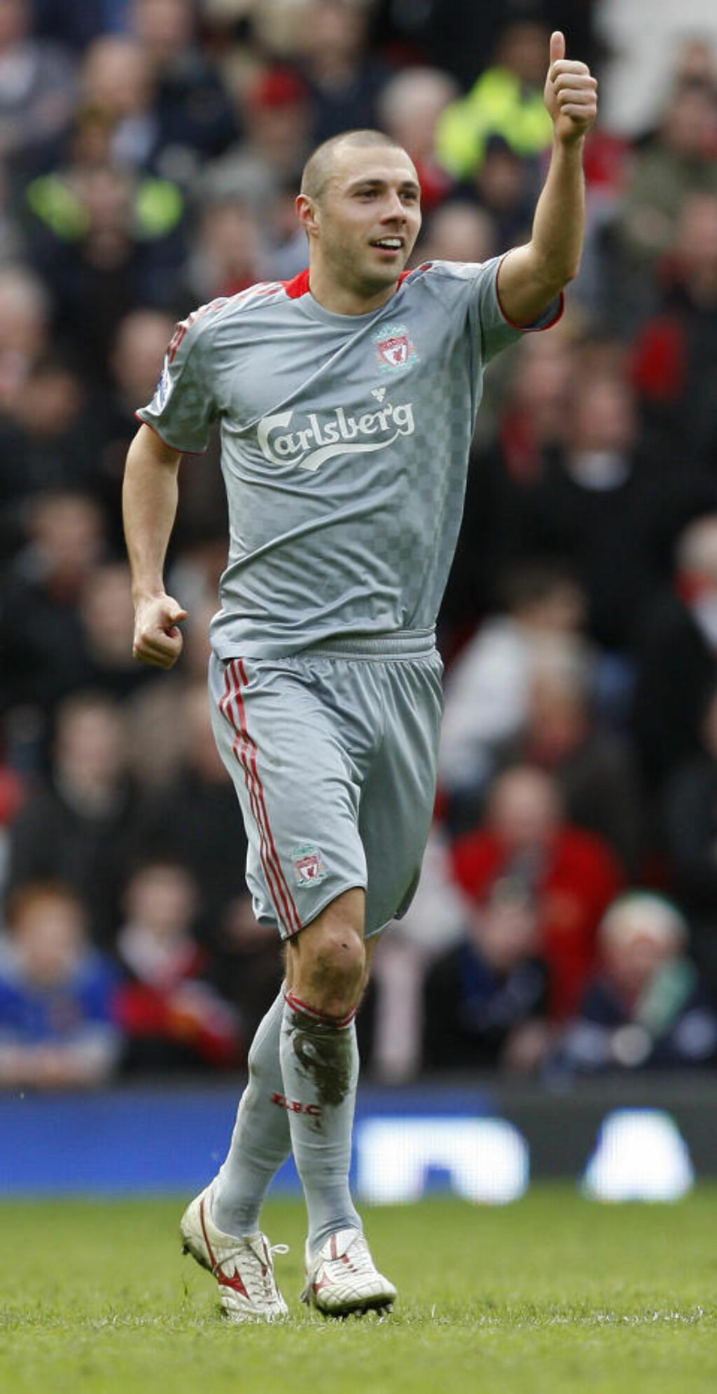 INGEN SUKSESS: Andrea Dossena skulle erstatte John Arne Riise, men slo ikke til i Liverpool. Foto: Jon Super, AP/Scanpix INGEN SUKSESS: Andrea Dossena skulle erstatte John Arne Riise, men slo ikke til i Liverpool. Foto: Jon Super, AP/Scanpix