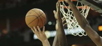 18-åring holdt som gissel av greske basketfans 18-åring holdt som gissel av greske basketfans