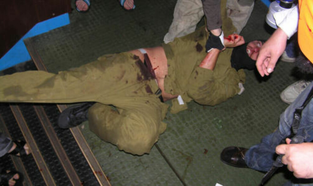 PÅPEROPER SEG SELVFORSVAR: Israel hevder soldatene som bordet Gaza-skipet handlet i selvforsvar. Foto: AFP/HURRIYET PÅPEROPER SEG SELVFORSVAR: Israel hevder soldatene som bordet Gaza-skipet handlet i selvforsvar. Foto: AFP/HURRIYET