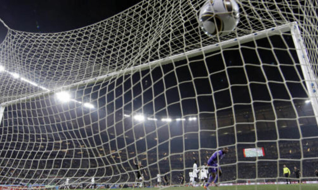 <strong>SJANSELØS:</strong> Ghana-keeper Richard Kingson ble passiv tilskuer til Jabulanis herjinger.Foto: SCANPIX <strong>SJANSELØS:</strong> Ghana-keeper Richard Kingson ble passiv tilskuer til Jabulanis herjinger.Foto: SCANPIX