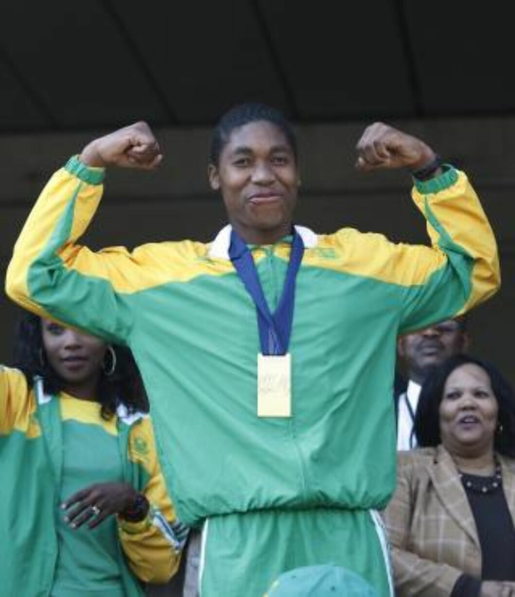 <strong>JUBEL:</strong> Mange tusener samlet seg på flyplassen i Johannesburg da Semenya kon tilbake fra Tyskland med VM-gullet. Foto: EPA/KIM LUDBROOK <strong>JUBEL:</strong> Mange tusener samlet seg på flyplassen i Johannesburg da Semenya kon tilbake fra Tyskland med VM-gullet. Foto: EPA/KIM LUDBROOK