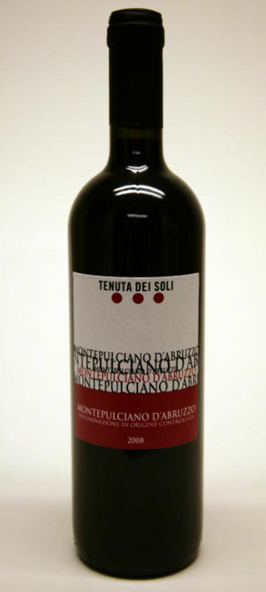 SEKSER TIL GRILLMATEN:Soli Montepulciano d?Abruzzo 2008, Abruzzo, Italia. SEKSER TIL GRILLMATEN:Soli Montepulciano d?Abruzzo 2008, Abruzzo, Italia.