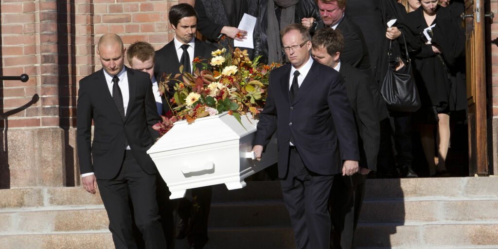 image: NRK-legenden Hans Christian Alsvik begravet