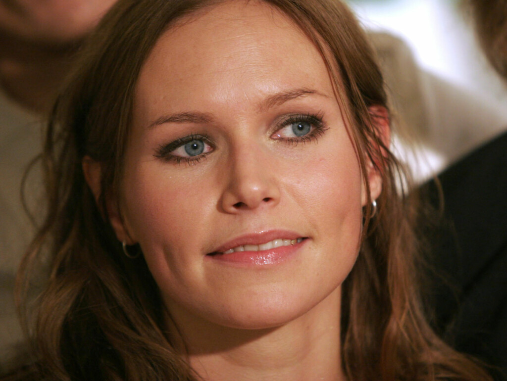 Classify Nina Persson
