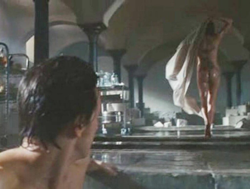 Angelina jolie wanted nude pics — pic 2