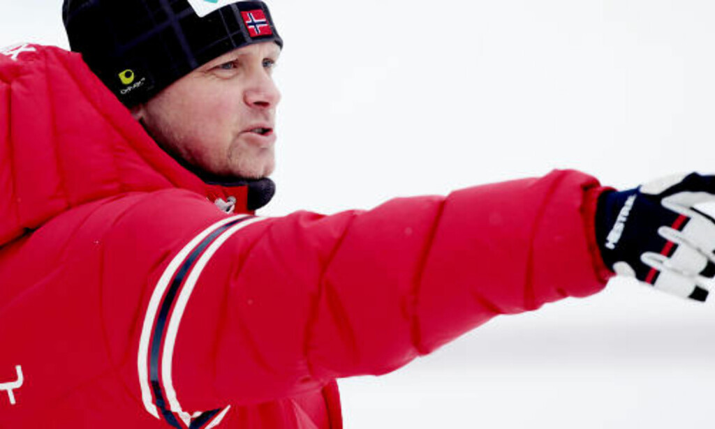 BANNET: Kombinerttrener Kjetil Strandbråten skjønte at forholdene var håpløse da klokka tvang ham til å sende Magnus Moan utfor.
Foto: Stian Lysberg Solum, Scanpix BANNET: Kombinerttrener Kjetil Strandbråten skjønte at forholdene var håpløse da klokka tvang ham til å sende Magnus Moan utfor.
Foto: Stian Lysberg Solum, Scanpix