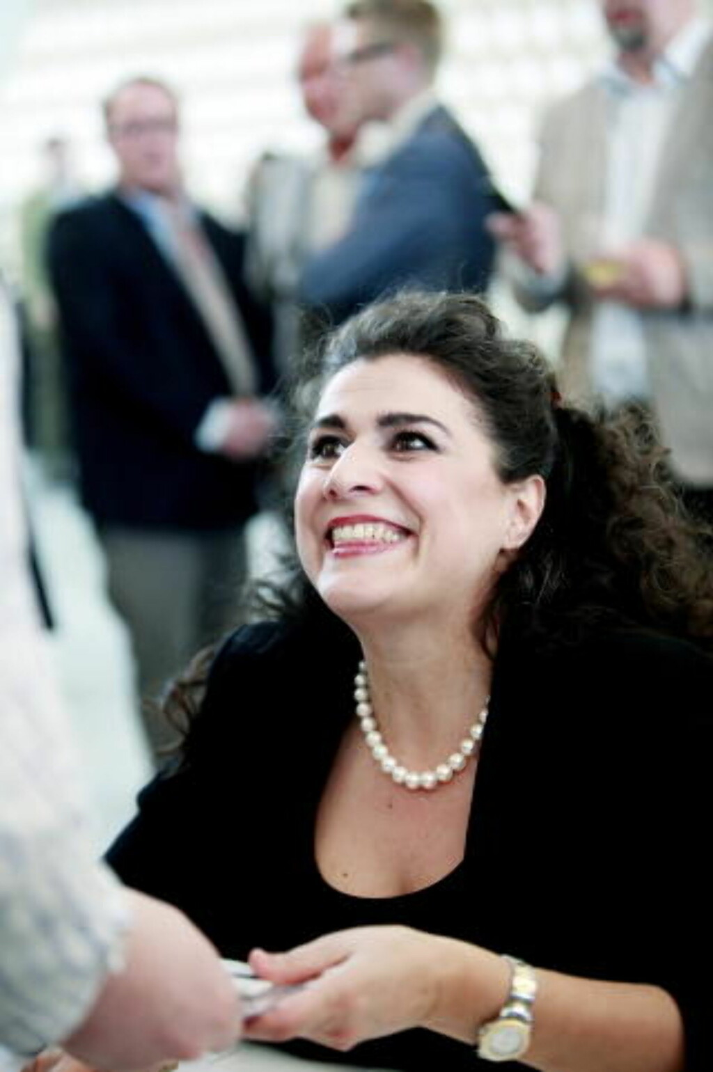 TRIVDES: Cecilia Bartoli signerte CD'er etter konserten da hun sang i Operaen våren 2009. Foto: Siv Johanne Seglem / Dagbladet TRIVDES: Cecilia Bartoli signerte CD'er etter konserten da hun sang i Operaen våren 2009. Foto: Siv Johanne Seglem / Dagbladet